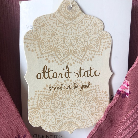 NWT Altar’d State Woman’s Surplice Neckline Floral Dress - Picture 8 of 9